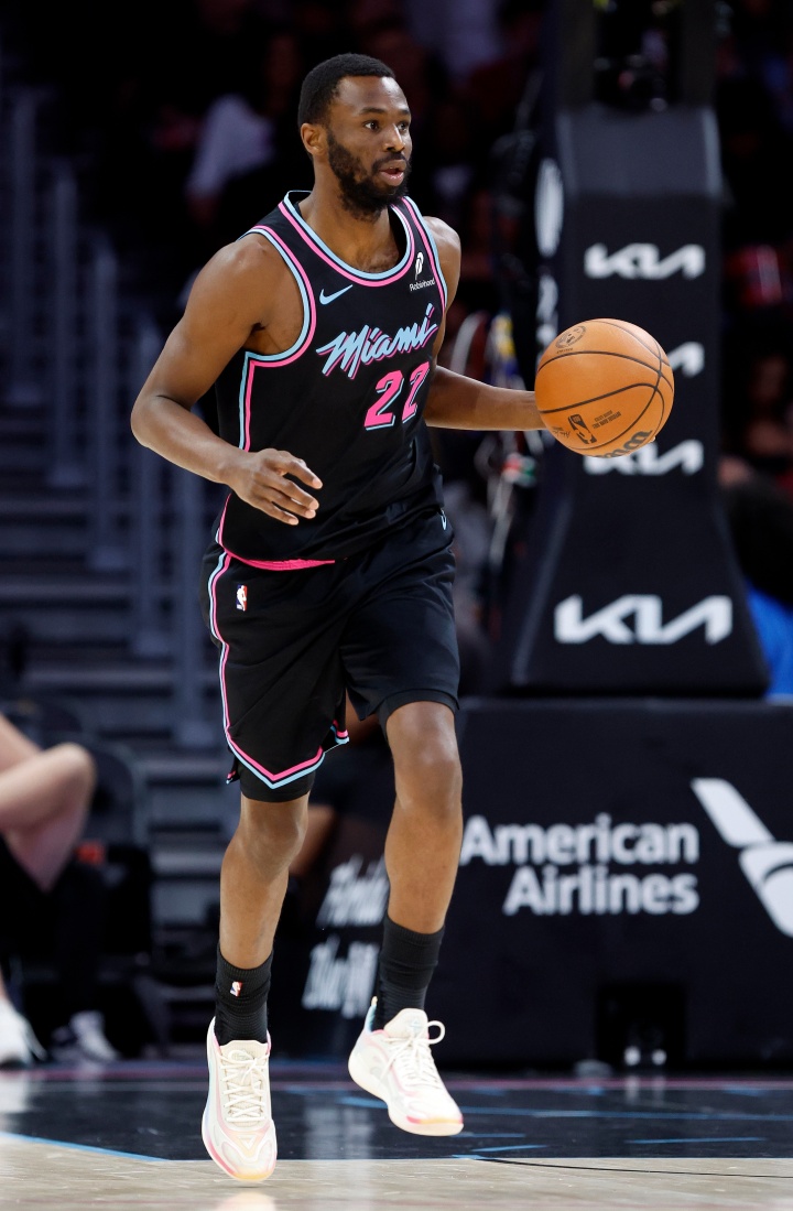 世界杯客户端下载安装-吃回头草？记者称勇士对旧将维金斯感兴趣 去年曾拿他换来巴特勒