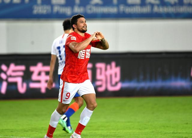 世界杯官方直播入口-广东德比决定赛区领头羊 韦世豪阿兰或将出战深足