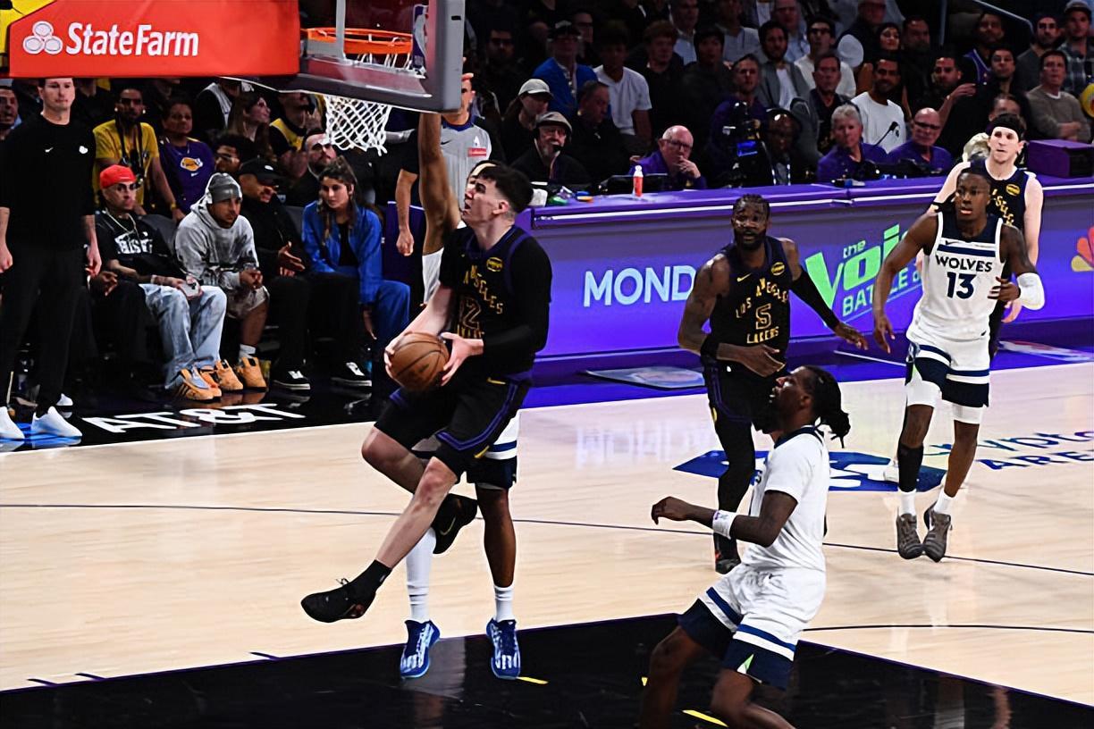 世界杯直播平台-手感依然不佳，但湖人侧翼新星却展现出了一些其他方面的技能？