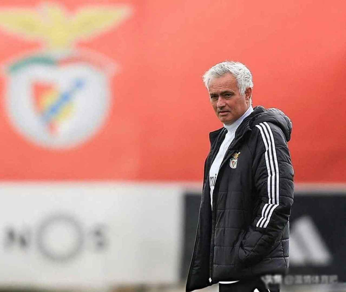 世界杯客户端下载安装-本菲卡不败却掉链子，穆里尼奥赢了过程输了结局，时代早就不等他|何塞·穆里尼奥|波尔图|费内巴切|本菲卡足球俱乐部|皇家马德里_新浪体育_新浪新闻